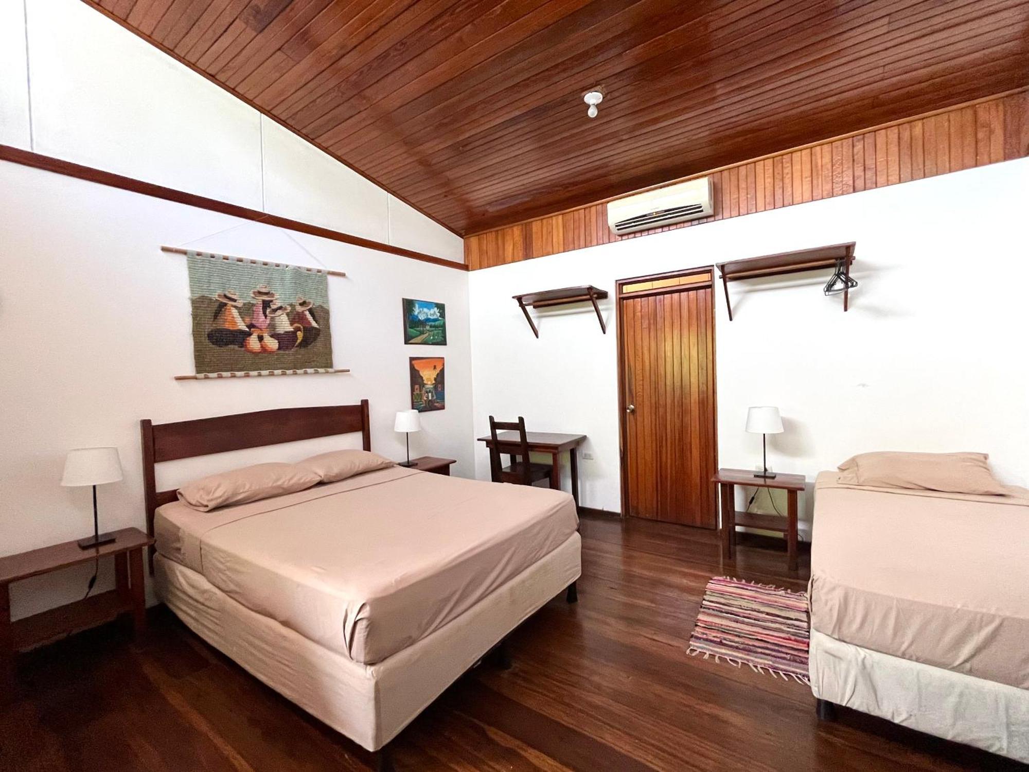 El Clan Hostel Puerto Viejo de Talamanca Eksteriør billede