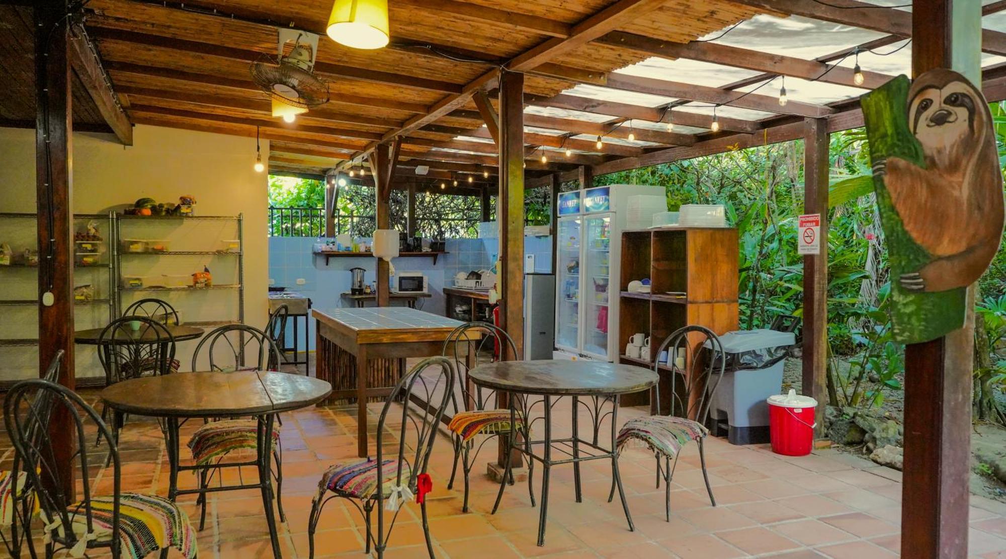 El Clan Hostel Puerto Viejo de Talamanca Eksteriør billede