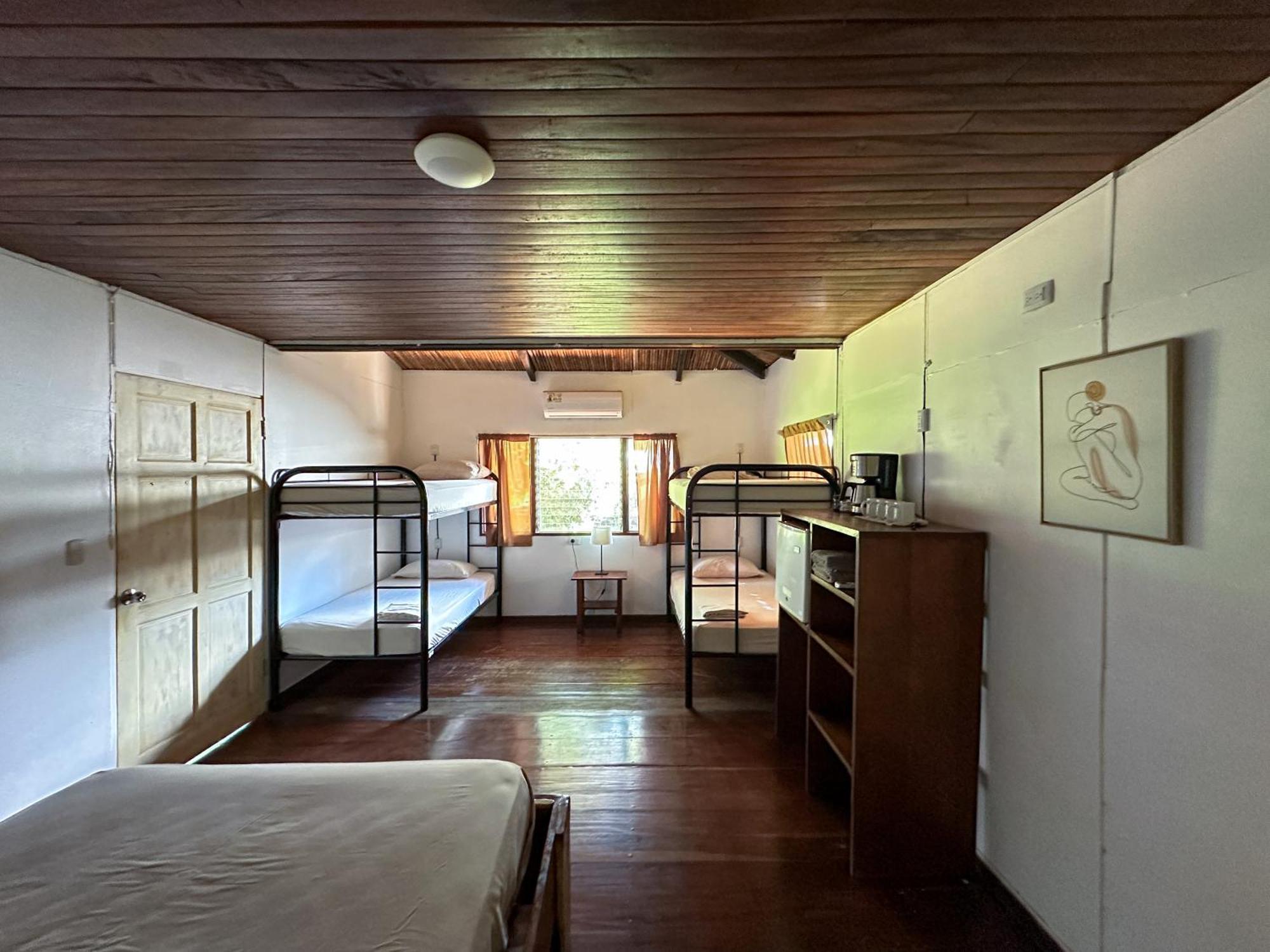 El Clan Hostel Puerto Viejo de Talamanca Eksteriør billede