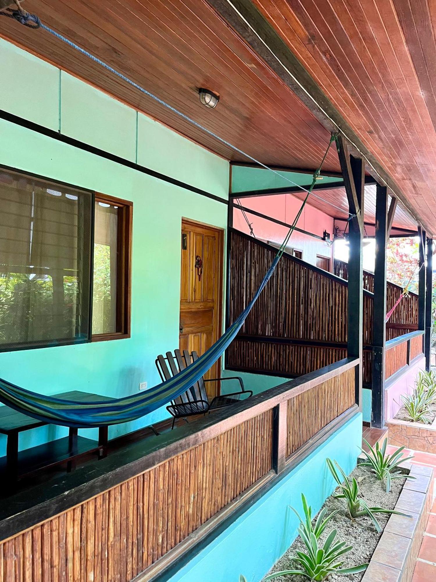 El Clan Hostel Puerto Viejo de Talamanca Eksteriør billede