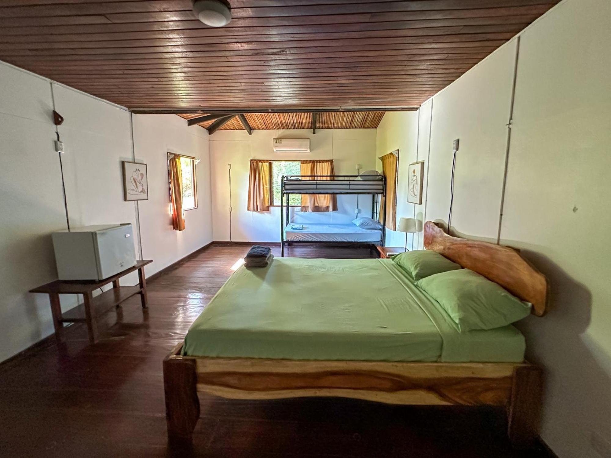 El Clan Hostel Puerto Viejo de Talamanca Eksteriør billede